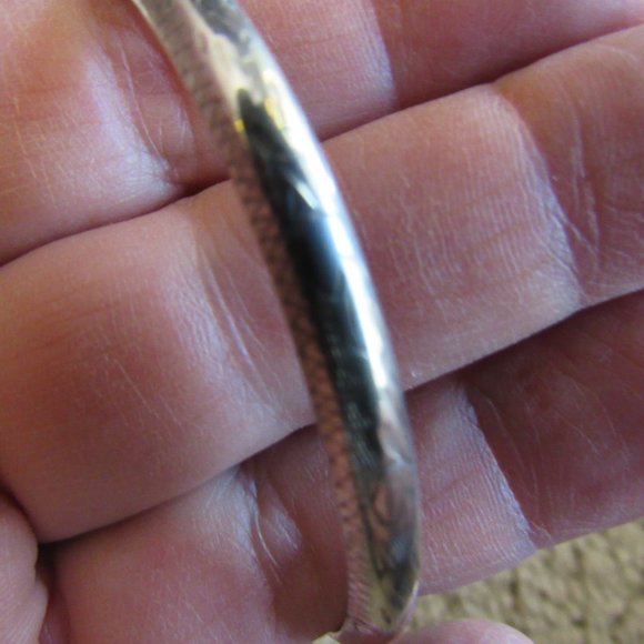 Vintage Sterling Silver Bangle with Safety Chain. - Picture 3 of 6